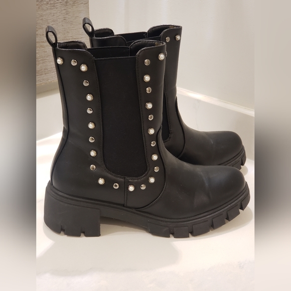 Olivia Miller combat ankle boots - Picture 5 of 7